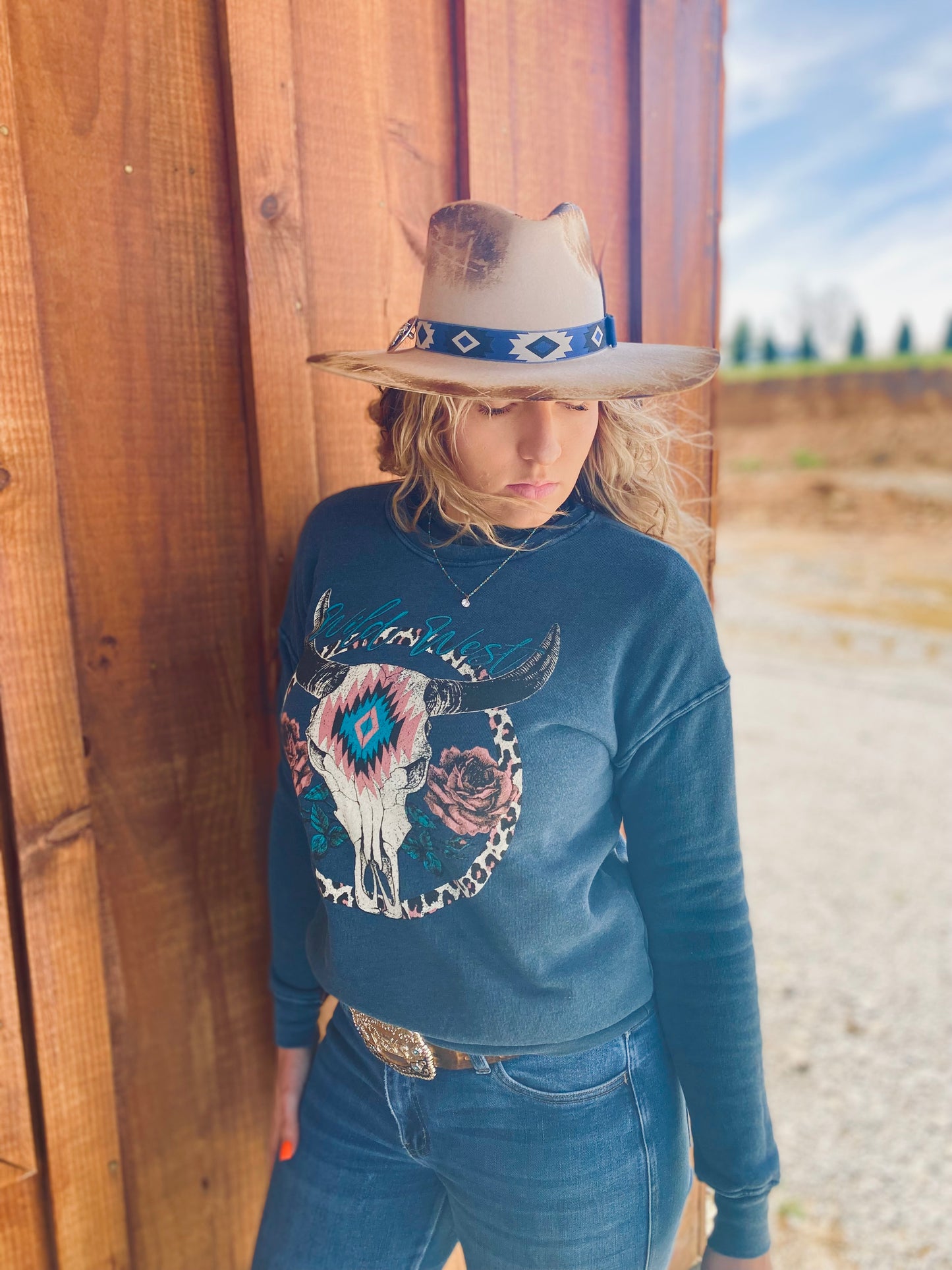 WILD WEST COW SKULL NAVY MINERAL PULLOVER SWEATSHIRTS
